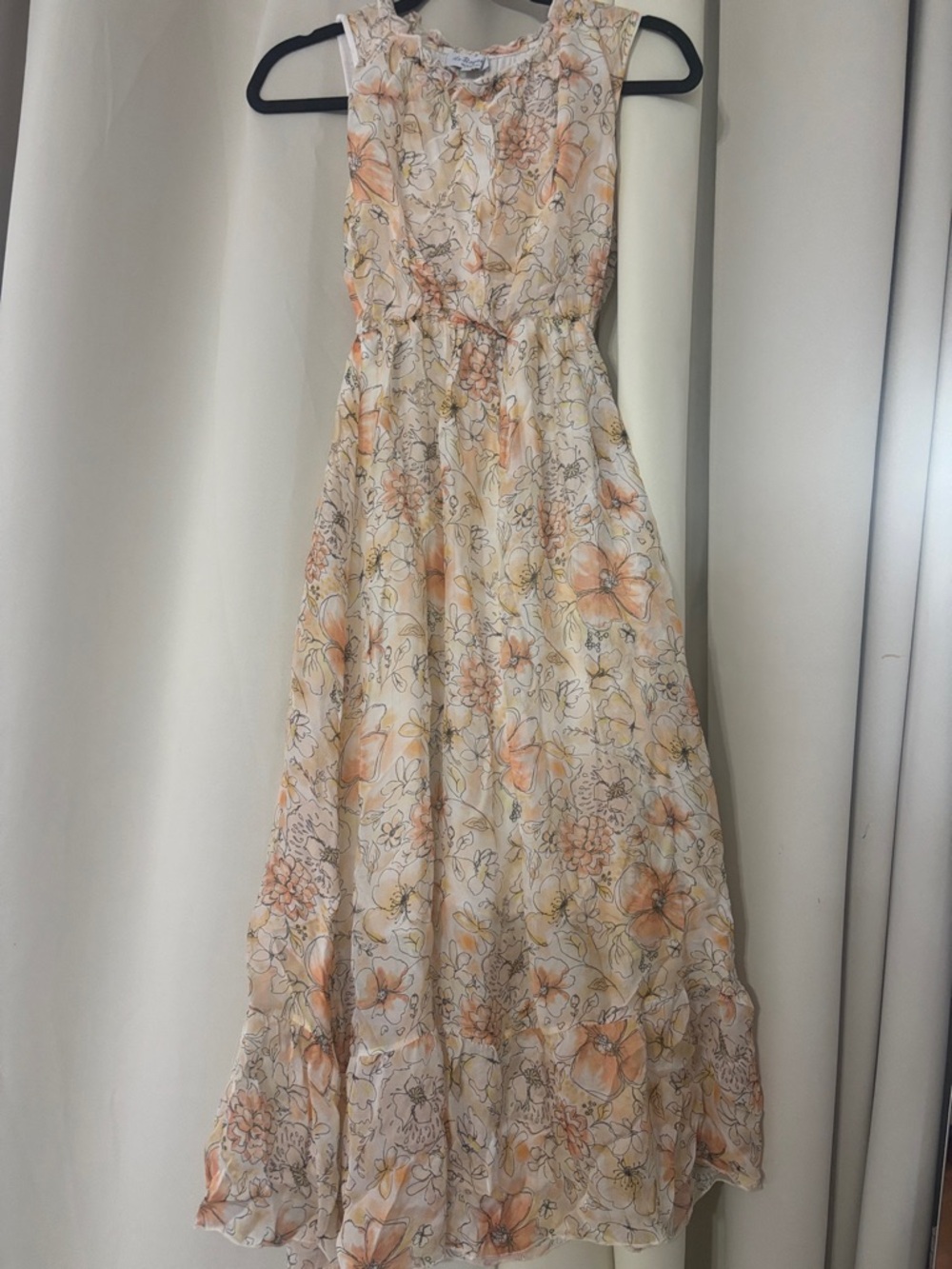 Floral Sleeveless Maxi Dress in Peach and Cream